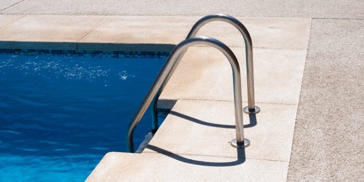 Poolleiter selber bauen