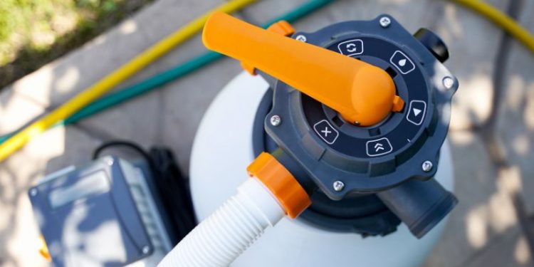 Pool Filter Reinigen für klares Wasser (Anleitung)