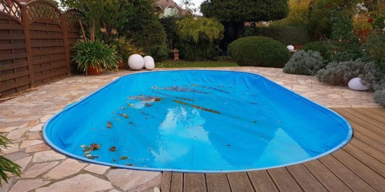 Pool reinigen nach Winter (Schritt für Schritt Anleitung)