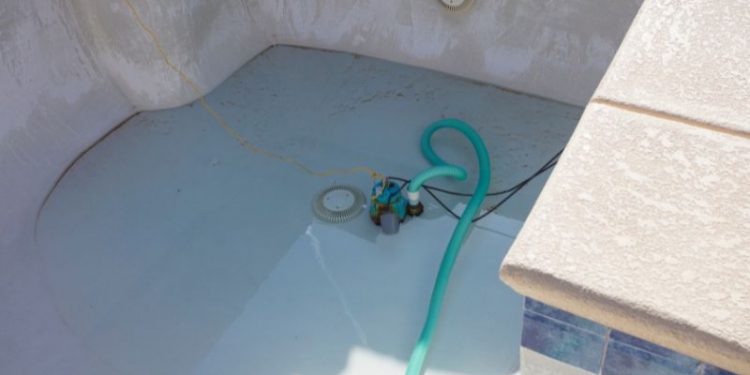 Professionelle Poolwasser Entsorgung in Berlin