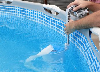 Vitamin C für Pool: Warum es das Wundermittel für kristallklares Wasser ist