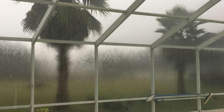 Ratgeber-Poolüberdachungen: Die perfekte Überdachungslösung für Ihren Pool finden